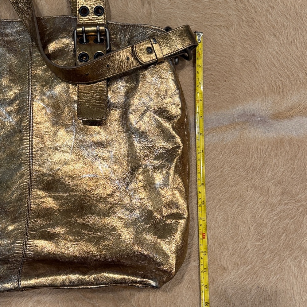 Francesco Biasia Gold Metallic leather Tote Bag with crossbody strap - Picture 8 of 8